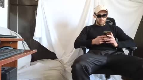 Snapshot of spider_0090 chatting on 16, 11, 2025 Marco. When Im offline you can view premium content in bio online show from 16, 11, 2025