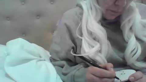 Vanessa Spade online show from 30, 1, 2025