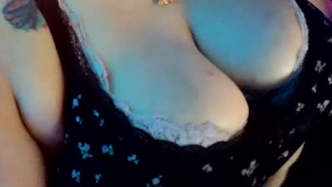 Vanessa Spade online show from 24, 10, 2025