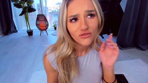 Anna online show from 11, 1, 2025