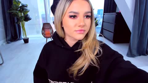 Anna online show from 6, 2, 2025