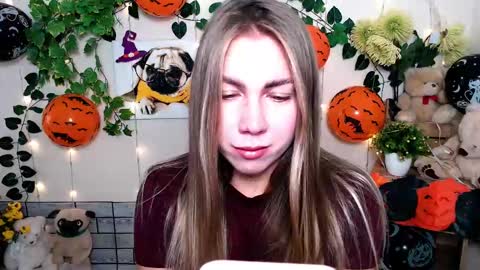 Snapshot of sport_tall_karina chatting on 31, 10, 2025 Karina online show from 31, 10, 2025