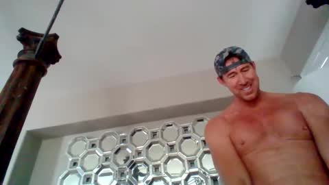 Snapshot of spunandhunglv chatting on 10, 11, 2025 spunandhunglv online show from 10, 11, 2025