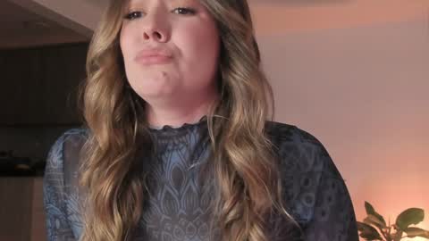 Sophie 3 online show from 3, 2, 2025