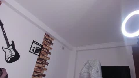 Snapshot of srta_fox chatting on 5, 2, 2025 Srta. Fox online show from 5, 2, 2025