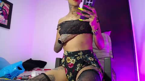 Snapshot of srta_fox chatting on 18, 9, 2025 Srta. Fox online show from 18, 9, 2025