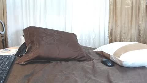 Snapshot of srta_luciana chatting on 7, 1, 2025 . . online show from 7, 1, 2025