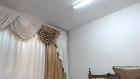 Snapshot of srta_luciana chatting on 8, 1, 2025 . . online show from 8, 1, 2025