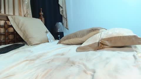 Snapshot of srta_luciana chatting on 25, 2, 2025 . . online show from 25, 2, 2025