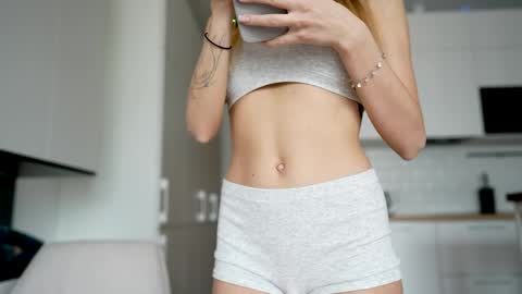 Scarlett online show from 8, 4, 2026