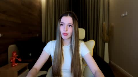 Chloe online show from 12, 7, 2026