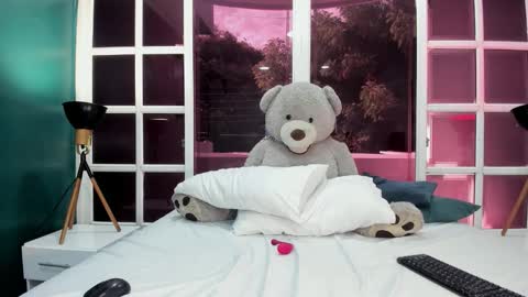 Snapshot of staar_hot chatting on 10, 11, 2025 STAAR HOT online show from 10, 11, 2025