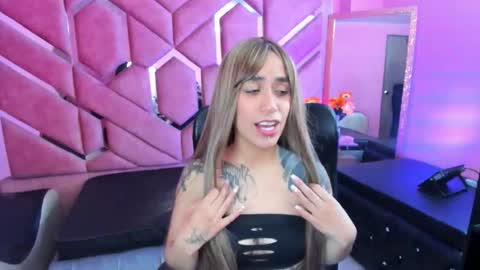 Snapshot of staceylee_ chatting on 19, 11, 2025 Stacey lee online show from 19, 11, 2025