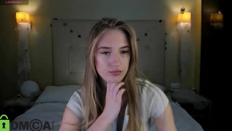 Snapshot of stacy_riiver chatting on 6, 11, 2025 Stacy Mon Tue Wed Thu Fri Sun GMT GMT 3 1000am - 0400pm online show from 6, 11, 2025