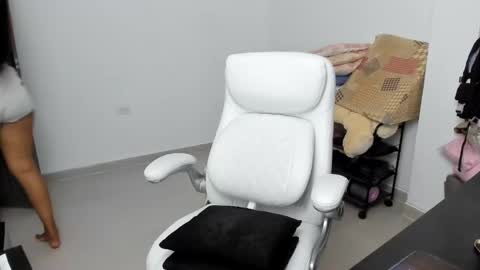 Zulma Yisset online show from 21, 1, 2025