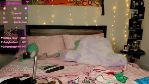 StacyCakes online show from 8, 2, 2025