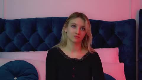 StacyEvances online show from 19, 2, 2026