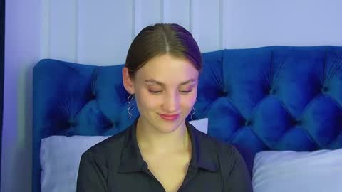 Snapshot of stacyevancesss chatting on 3, 8, 2026 StacyEvances online show from 3, 8, 2026