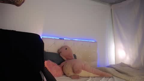 Stand and Rose online show from 6, 2, 2026