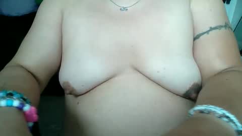 Snapshot of starella___saxxxton chatting on 5, 6, 2026 starella___saxxxton online show from 5, 6, 2026