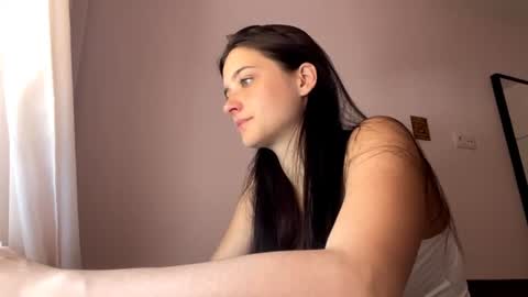 Snapshot of starlabieler chatting on 4, 7, 2026 Lola online show from 4, 7, 2026