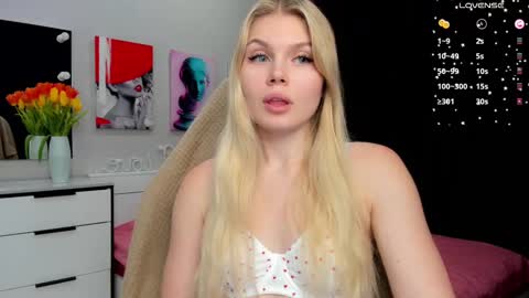 Snapshot of starlight_2004 chatting on 9, 3, 2025 Caroline online show from 9, 3, 2025