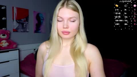 Snapshot of starlight_2004 chatting on 2, 2, 2026 Caroline online show from 2, 2, 2026