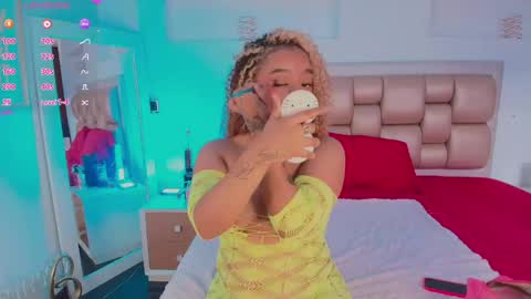 Snapshot of starlightsss_ chatting on 27, 5, 2026 . online show from 27, 5, 2026