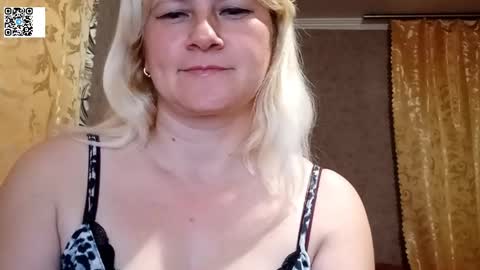 Snapshot of starvibe1010 chatting on 31, 5, 2026 Helen online show from 31, 5, 2026