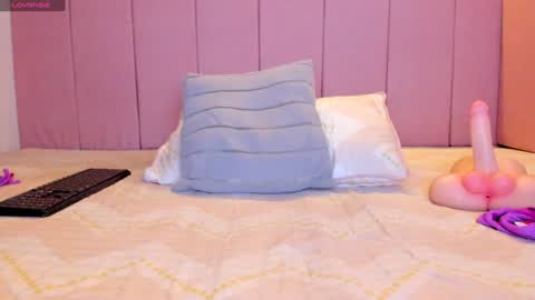 Stefa Gomez  online show from 8, 1, 2025