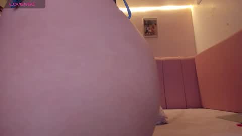 Stefa Gomez  online show from 19, 11, 2025