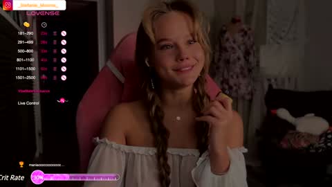 Snapshot of stefanie_collins chatting on 2, 12, 2024 Stefanie online show from 2, 12, 2024