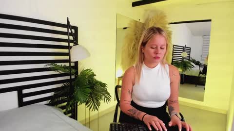 Stefanny   online show from 24, 12, 2024