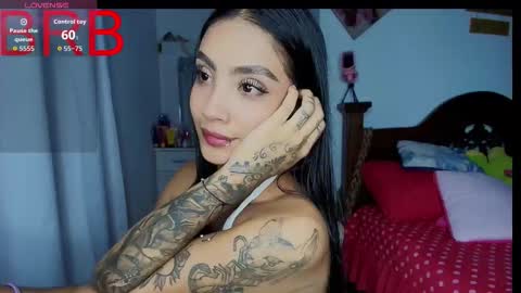 Im MiaIts my first day here  online show from 27, 11, 2025