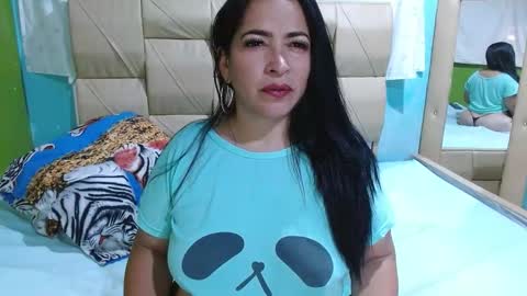 Stefanny online show from 12, 11, 2025