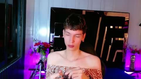 stefany piink online show from 18, 4, 2026