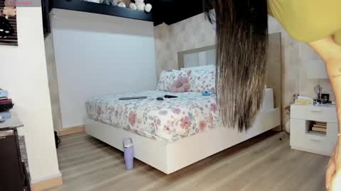Snapshot of stefi_alizon chatting on 16, 4, 2026 Zuly online show from 16, 4, 2026