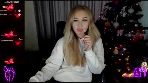 Stella  Cox online show from 19, 12, 2025