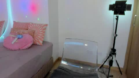 Yuli online show from 14, 4, 2026