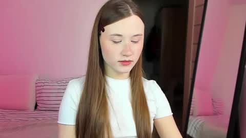 Snapshot of stella_sunny chatting on 13, 11, 2025 stella_sunny online show from 13, 11, 2025