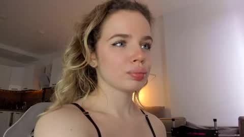 Asella online show from 5, 3, 2025