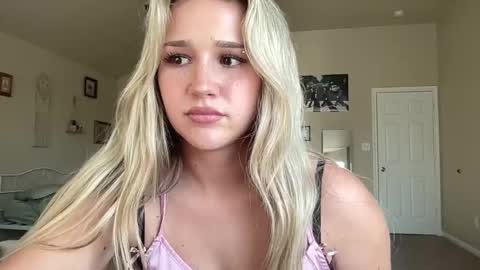 Snapshot of stellaraexox chatting on 17, 9, 2025 stellaraexox online show from 17, 9, 2025