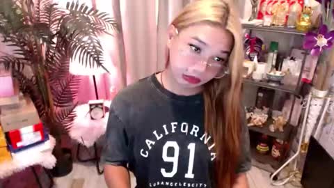 Stella sweet online show from 17, 4, 2026