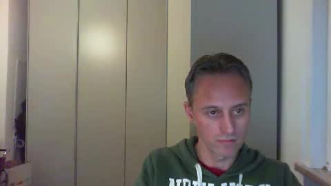 Snapshot of sten015 chatting on 17, 11, 2025 sten015 online show from 17, 11, 2025