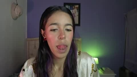 Snapshot of stephania_t chatting on 24, 3, 2026 Stephania online show from 24, 3, 2026