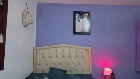 Snapshot of stephania_t chatting on 8, 4, 2026 Stephania online show from 8, 4, 2026