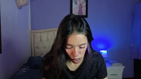 Snapshot of stephania_t chatting on 9, 4, 2026 Stephania online show from 9, 4, 2026