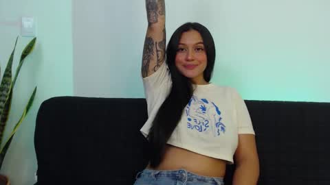 Snapshot of stephanie_ross_ chatting on 2, 12, 2025 Stephanie online show from 2, 12, 2025