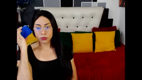 stephanieparadis online show from 15, 4, 2026