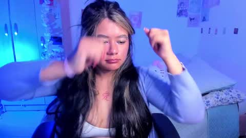 Stephanie  online show from 5, 3, 2025